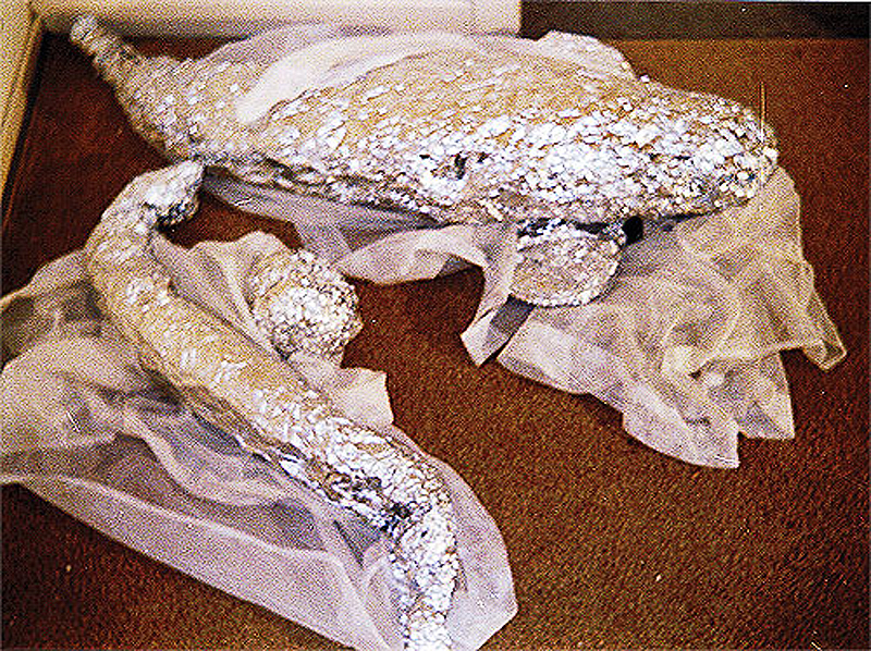 1988-12-Robbensterben-Aluminiumfolie-Gardinenstoff-110x47cm