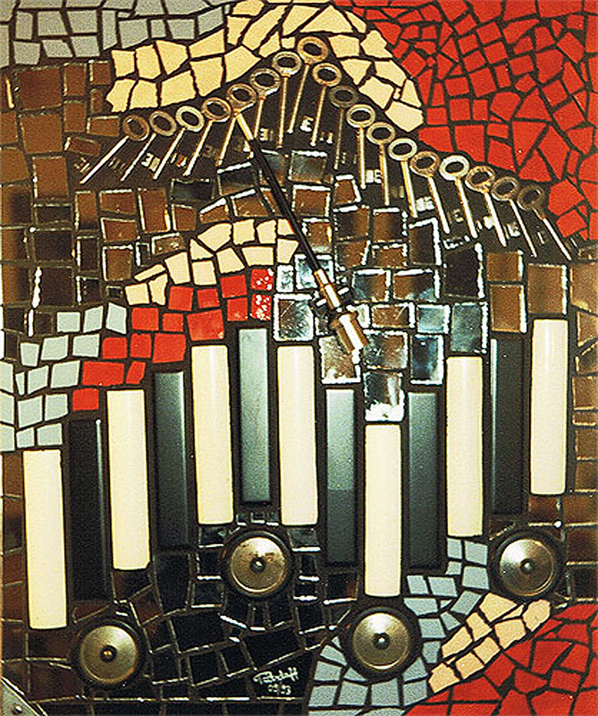 1993-09-Das-Klavierkonzert-Spiegel-Keramik-Mosaik-mit-Schluessel-Rollen-Tonabnehmerarm-auf-Holz-50x60cm