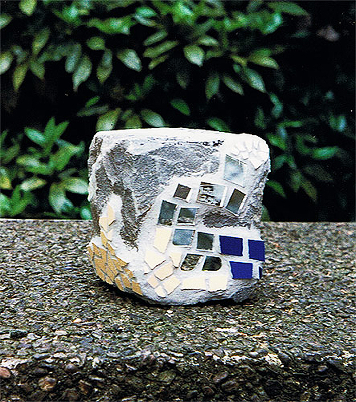 1994-02-Steinmosaik-1-Spiegel-Keramik-Mosaik-auf-Stein-15,5x15,5x13cm