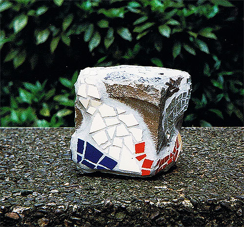 1994-02-Steinmosaik-2-Spiegel-Keramik-Mosaik-auf-Stein-15,5x15,5x13cm